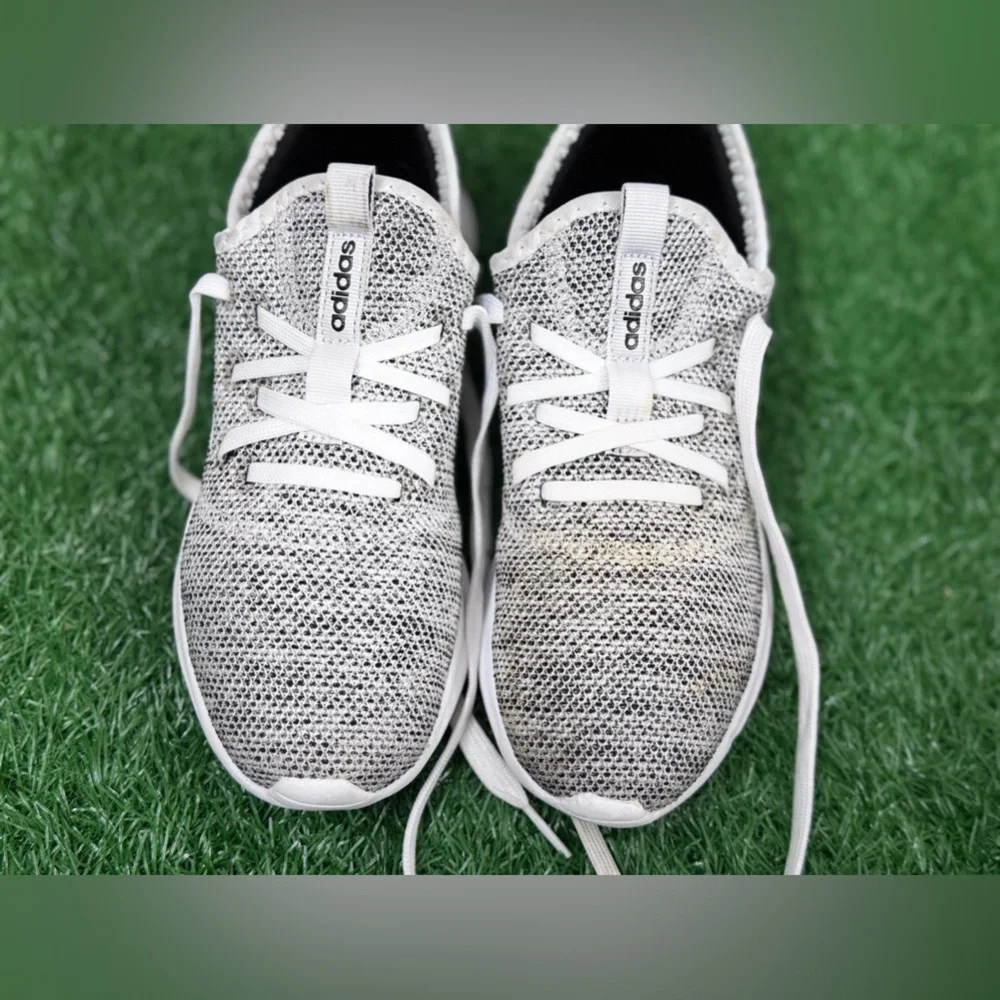 Adidas Men’s Knit Gray and White‎ Running Shoes Size 6.5
